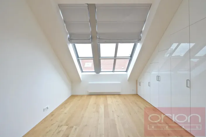 Pronájem bytu 4+kk, Praha - Vinohrady, Laubova, 454 m2