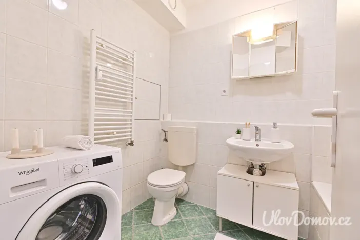 Prodej bytu 1+kk, Praha - Troja, Hnězdenská, 36 m2