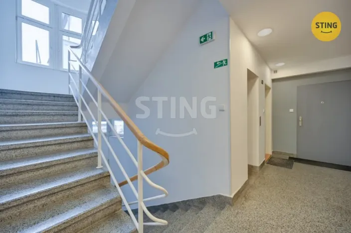 Pronájem kanceláře, Zlín, třída Tomáše Bati, 108 m2