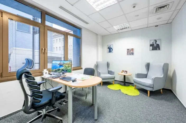 Pronájem kanceláře, Praha - Karlín, Sokolovská, 194 m2