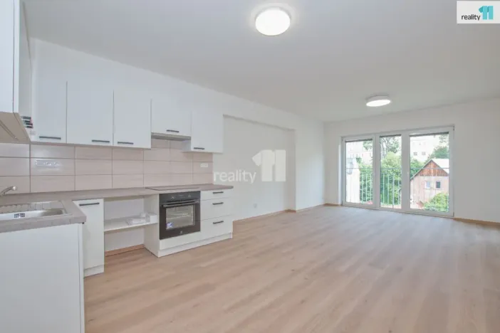 Pronájem bytu 2+kk, Liberec - Liberec II-Nové Město, Papírová, 74 m2