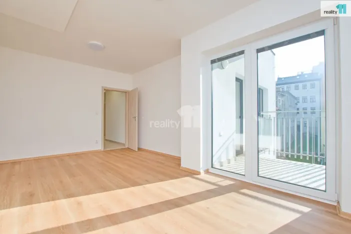 Pronájem bytu 2+kk, Liberec - Liberec II-Nové Město, Papírová, 74 m2