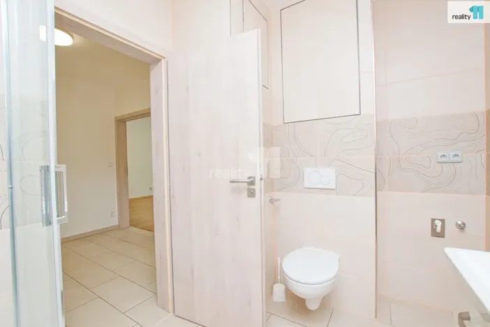 Pronájem bytu 2+kk, Liberec - Liberec II-Nové Město, Papírová, 74 m2