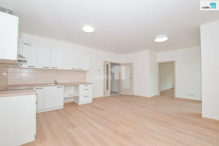 Pronájem bytu 2+kk, Liberec - Liberec II-Nové Město, Papírová, 74 m2