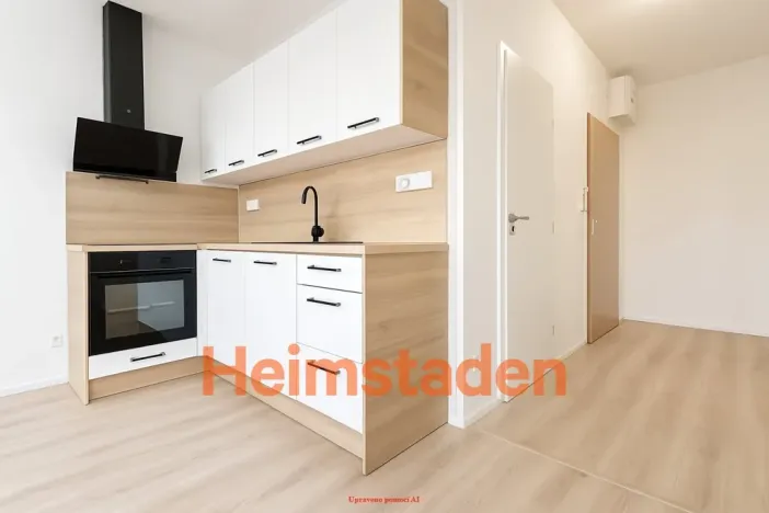 Pronájem komerční nemovitosti, Havířov - Město, nám. Republiky, 34 m2