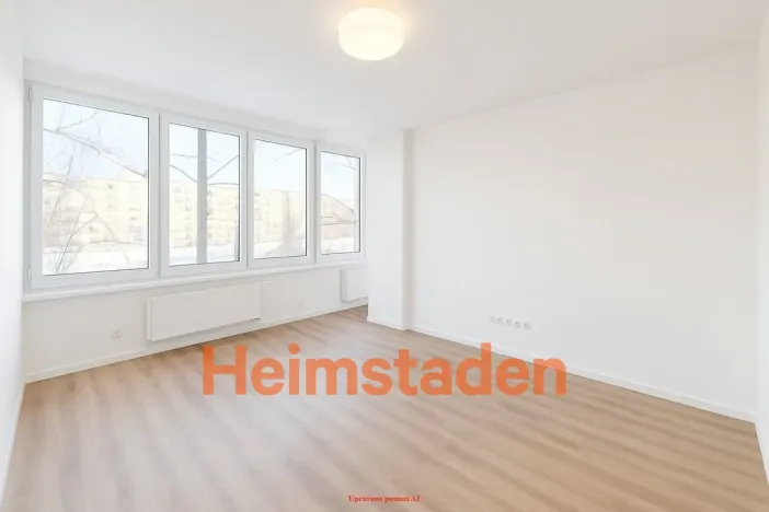 Pronájem komerční nemovitosti, Havířov - Město, nám. Republiky, 34 m2