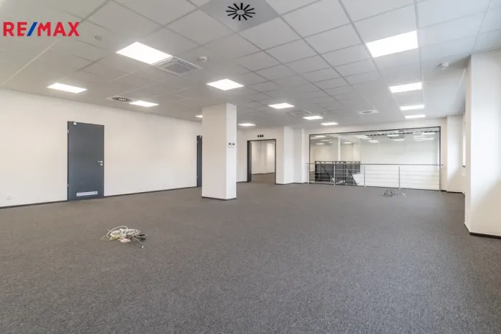 Pronájem kanceláře, Tuchoměřice, 289 m2