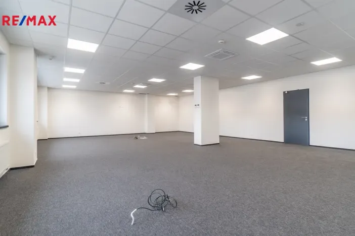Pronájem kanceláře, Tuchoměřice, 289 m2