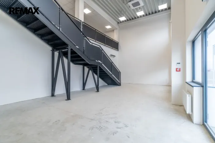 Pronájem kanceláře, Tuchoměřice, 289 m2