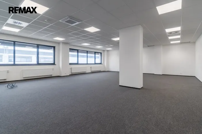 Pronájem kanceláře, Tuchoměřice, 289 m2