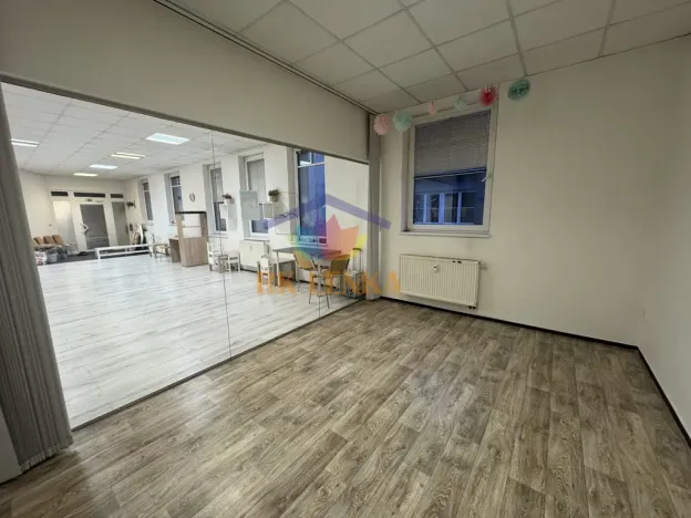 Pronájem kanceláře, Frýdek-Místek, Josefa Václava Sládka, 100 m2