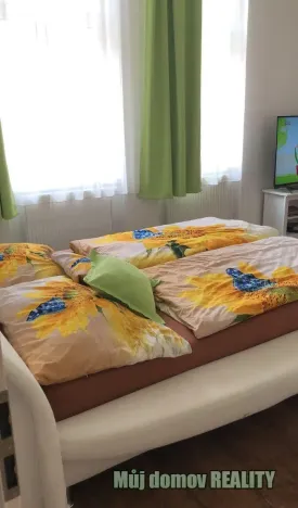 Pronájem bytu 3+kk, Praha - Karlín, Křižíkova, 74 m2