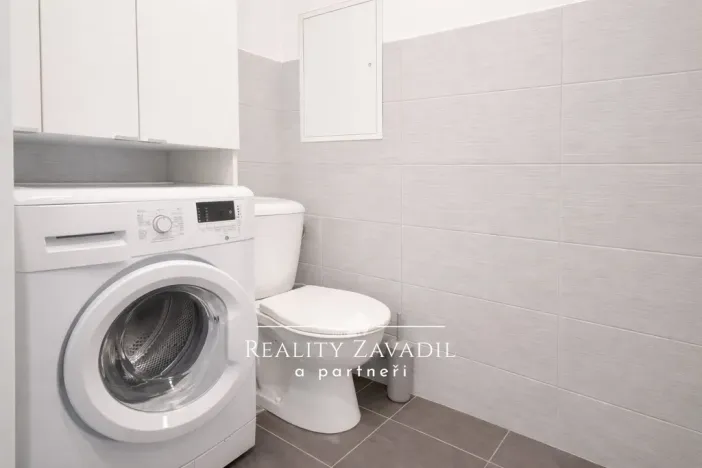 Pronájem bytu 1+kk, Praha - Modřany, Petržílova, 30 m2