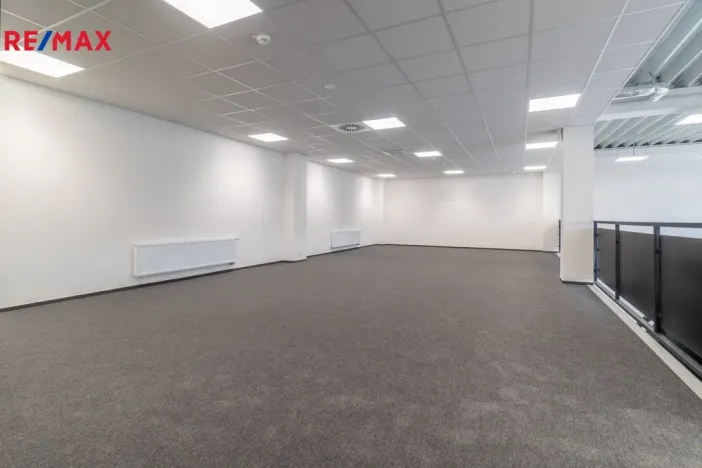 Pronájem obchodního prostoru, Tuchoměřice, 289 m2