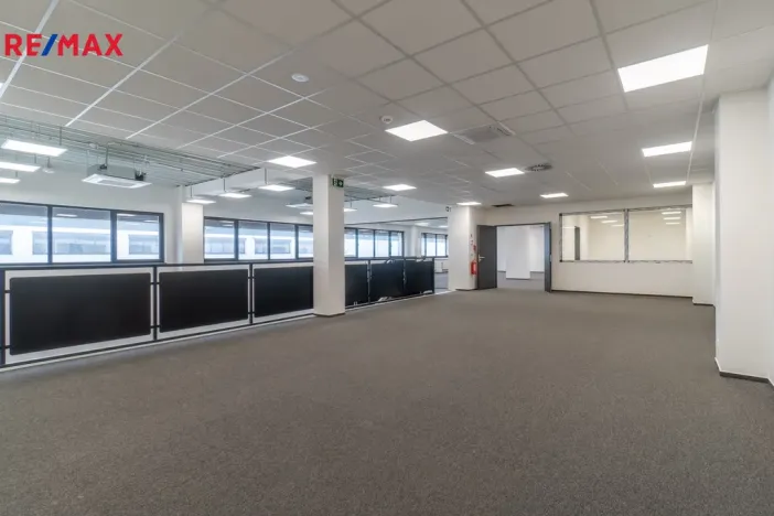 Pronájem obchodního prostoru, Tuchoměřice, 289 m2