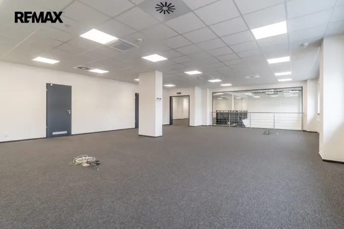 Pronájem obchodního prostoru, Tuchoměřice, 289 m2