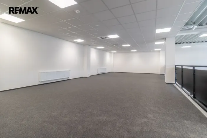 Pronájem obchodního prostoru, Tuchoměřice, 289 m2