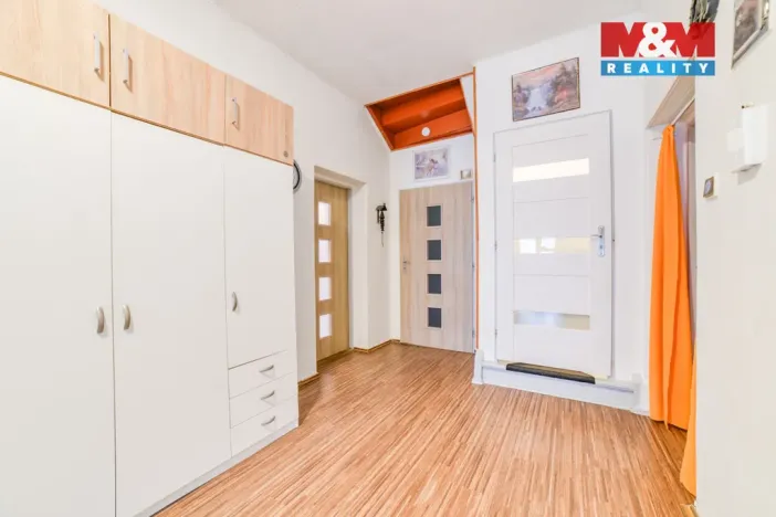 Prodej rodinného domu, Podhradí, 165 m2