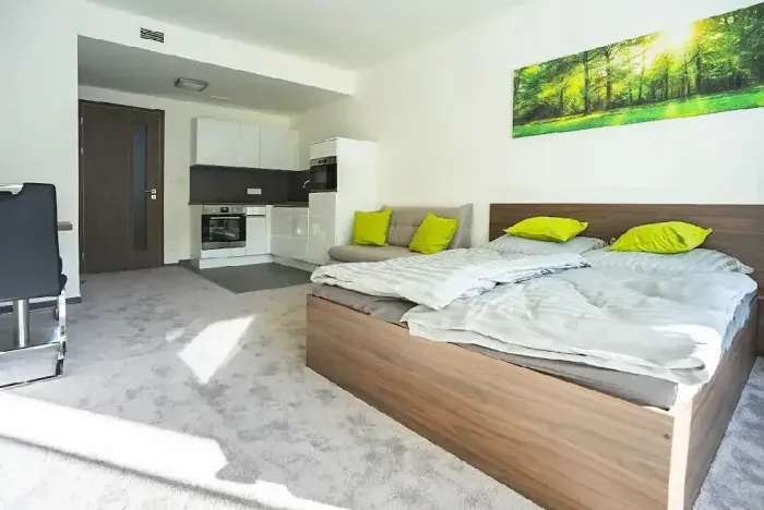 Pronájem bytu 1+kk, Praha - Košíře, Hlaváčkova, 32 m2