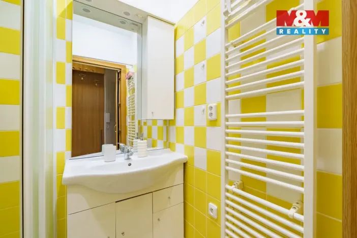 Pronájem bytu 2+1, Cheb, Kasární náměstí, 54 m2