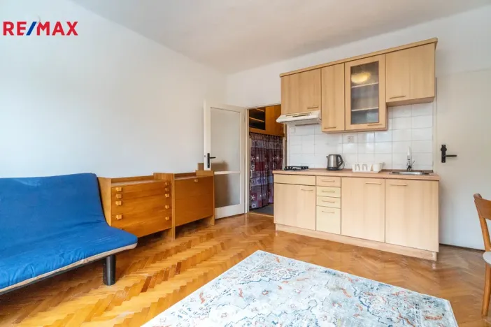 Pronájem bytu 1+kk, Praha - Braník, Jeremenkova, 28 m2
