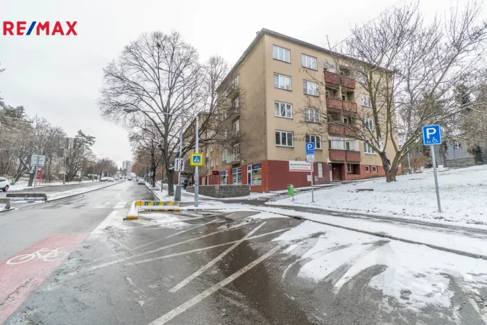 Pronájem bytu 1+kk, Praha - Braník, Jeremenkova, 28 m2