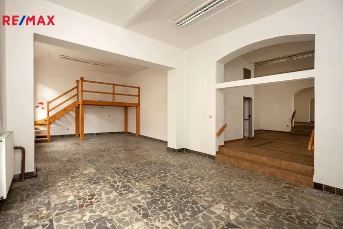 Pronájem obchodního prostoru, Písek, Chelčického, 183 m2