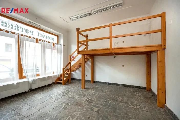 Pronájem obchodního prostoru, Písek, Chelčického, 183 m2