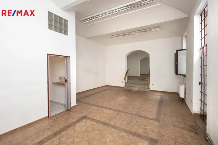 Pronájem obchodního prostoru, Písek, Chelčického, 183 m2