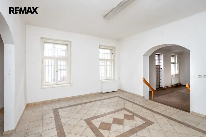 Pronájem obchodního prostoru, Písek, Chelčického, 183 m2