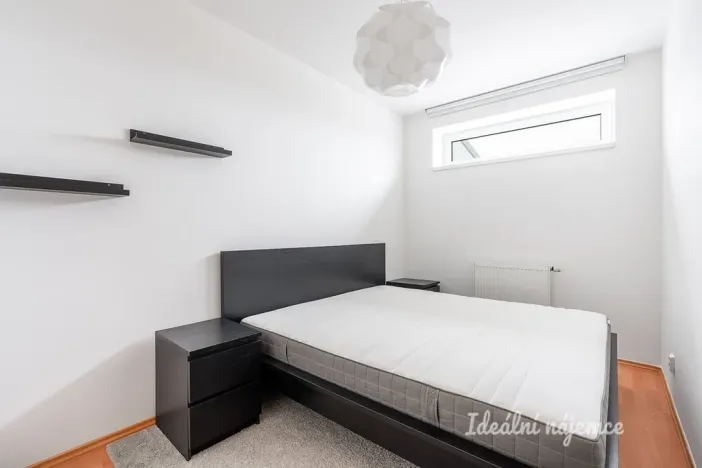 Pronájem bytu 3+kk, Praha, Mlázovická, 75 m2