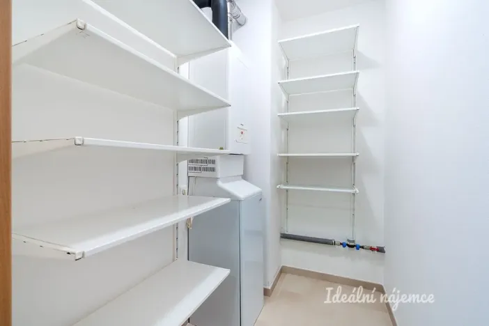 Pronájem bytu 3+kk, Praha, Mlázovická, 75 m2