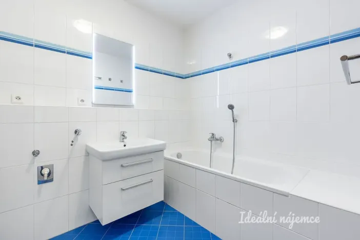 Pronájem bytu 3+kk, Praha, Mlázovická, 75 m2
