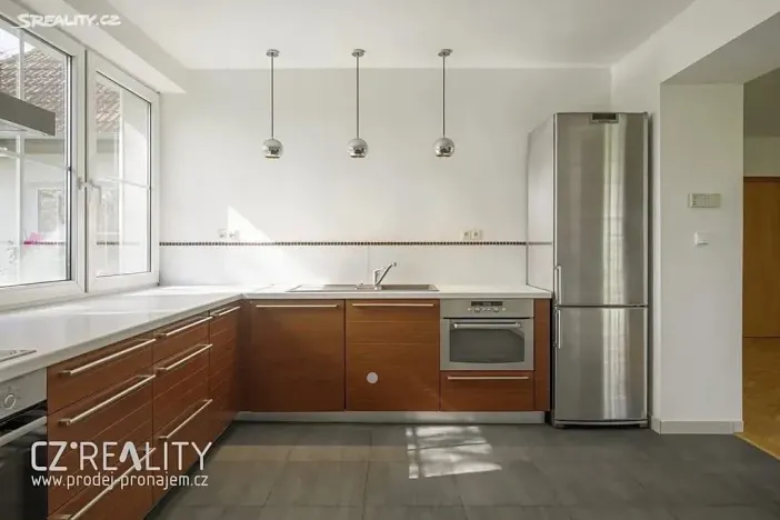 Prodej vily, Praha - Lipence, Na Bambouzku, 300 m2