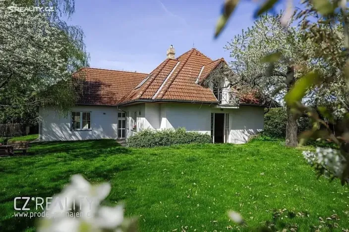 Prodej vily, Praha - Lipence, Na Bambouzku, 300 m2