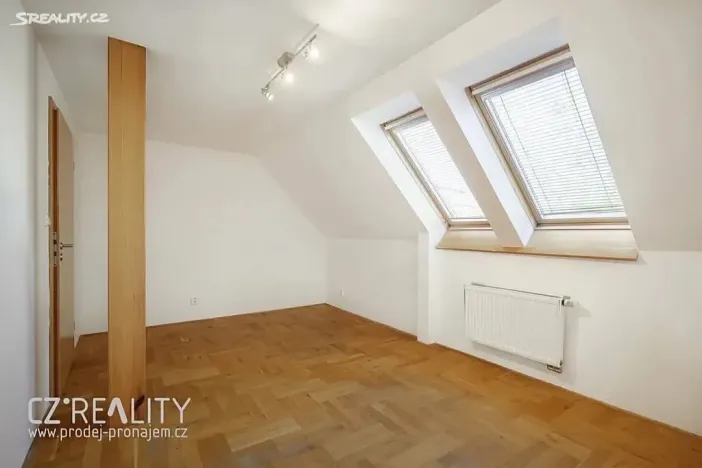 Prodej vily, Praha - Lipence, Na Bambouzku, 300 m2