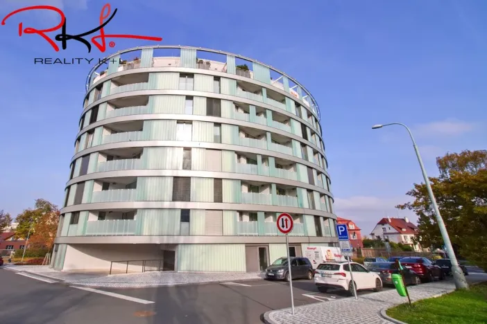 Pronájem bytu 2+kk, Praha, Hodonínská, 55 m2