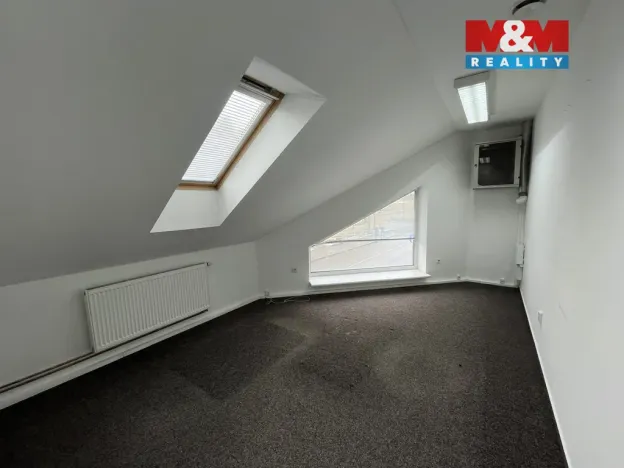 Pronájem obchodního prostoru, Čáslav - Čáslav-Nové Město, Jeníkovská, 165 m2