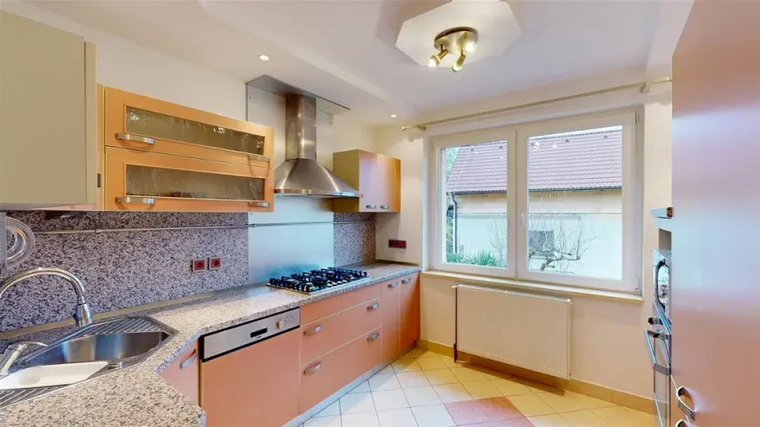 Pronájem rodinného domu, Králův Dvůr - Křižatky, 179 m2