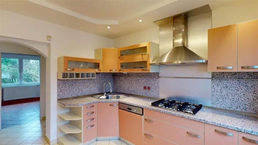 Pronájem rodinného domu, Králův Dvůr - Křižatky, 179 m2