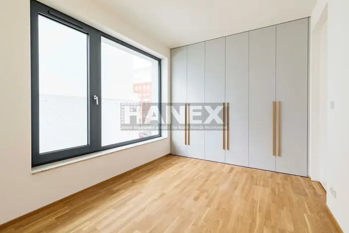 Pronájem bytu 2+kk, Praha - Karlín, Pernerova, 55 m2