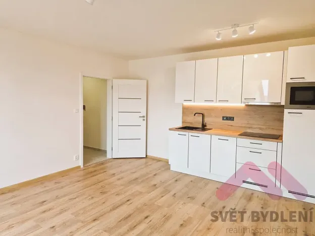 Pronájem bytu 2+kk, Praha - Kyje, Jamská, 42 m2