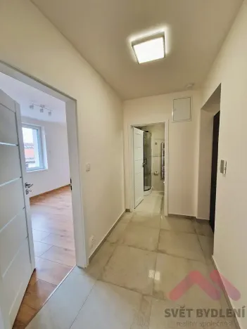 Pronájem bytu 2+kk, Praha - Kyje, Jamská, 42 m2