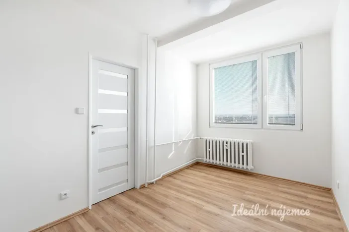 Pronájem bytu 2+kk, Praha - Krč, V Štíhlách, 36 m2