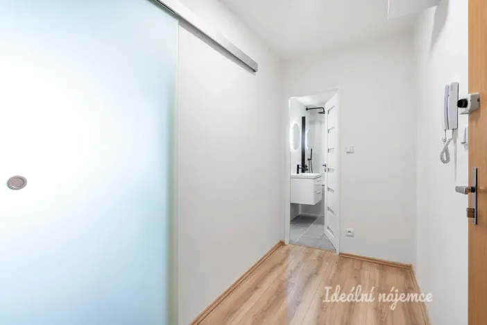 Pronájem bytu 2+kk, Praha - Krč, V Štíhlách, 36 m2