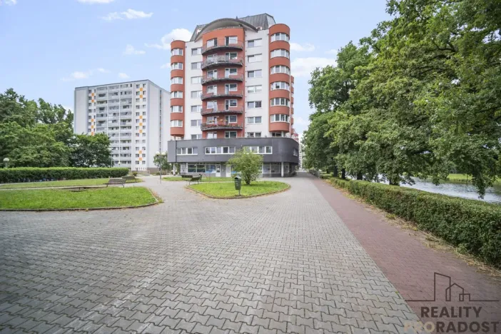 Pronájem bytu 2+kk, Pardubice, nábřeží Závodu míru, 62 m2