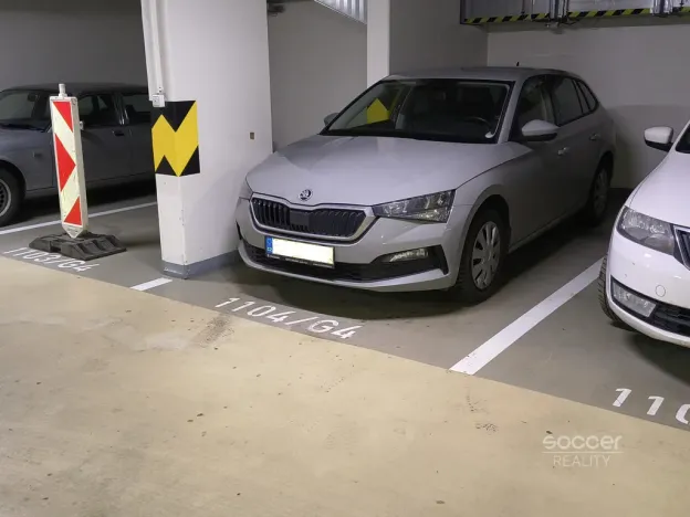 Pronájem garážového stání, Praha - Vysočany, Poděbradská, 12 m2