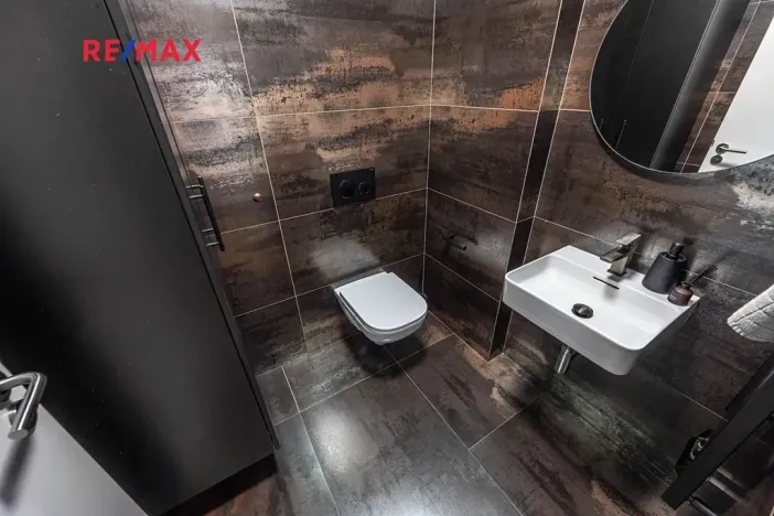 Pronájem vily, Praha - Lysolaje, 150 m2