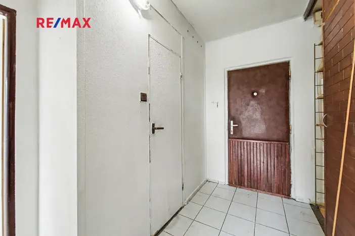 Prodej bytu 2+kk, Praha - Prosek, Zárybská, 42 m2