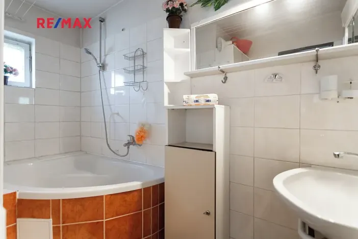 Prodej rodinného domu, Kamenné Žehrovice, Karlovarská třída, 120 m2